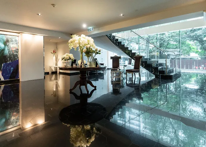 Night - Asoke Sukhumvit 15 Отель Бангкок