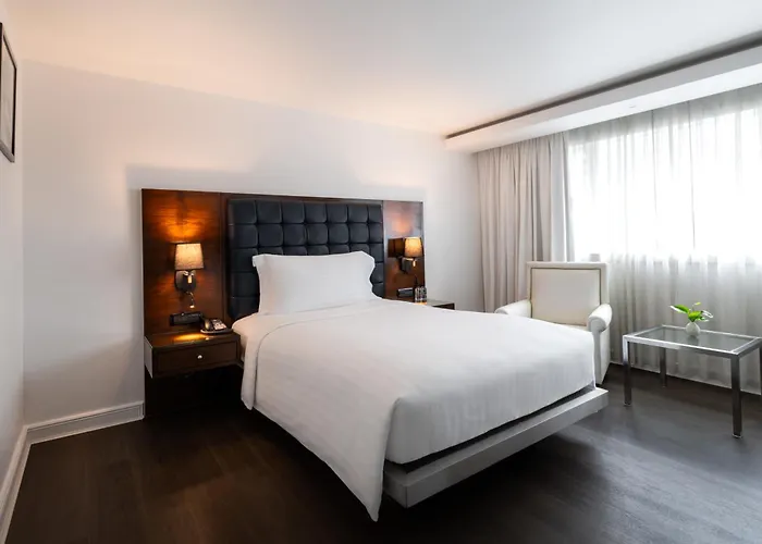 Night - Asoke Sukhumvit 15 Бангкок