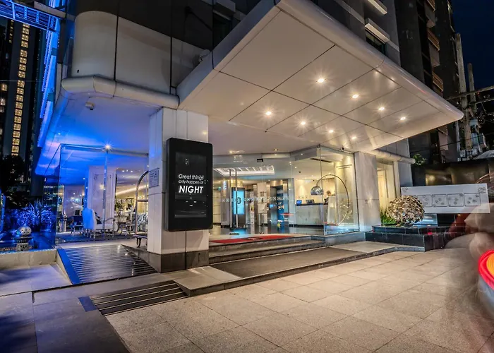 Отель Night - Asoke Sukhumvit 15 Бангкок