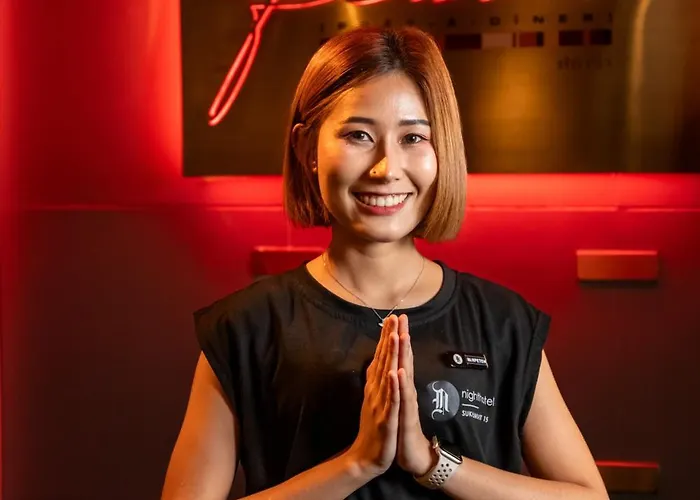 Night - Asoke Sukhumvit 15 酒店 4*
