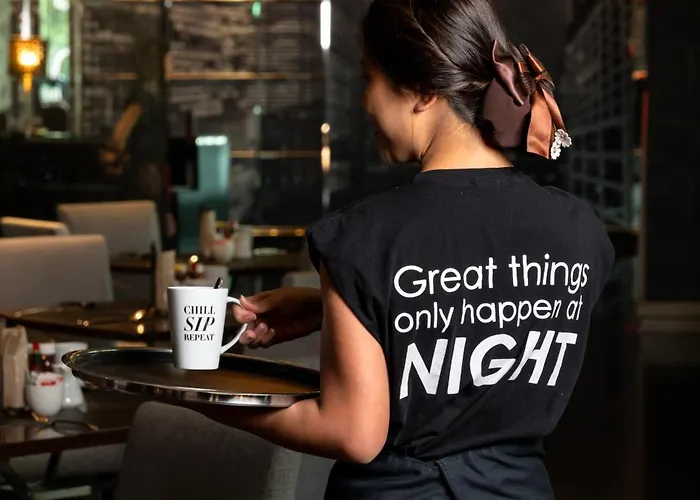 Отель Night - Asoke Sukhumvit 15