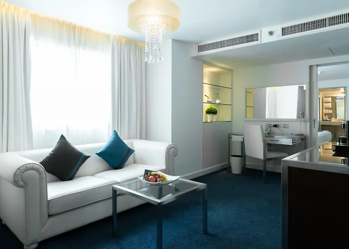 Night - Asoke Sukhumvit 15 Отель Бангкок