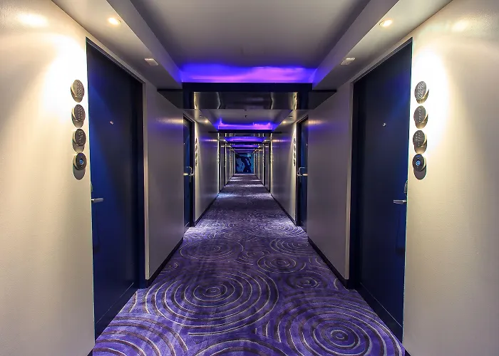 Night - Asoke Sukhumvit 15 Бангкок