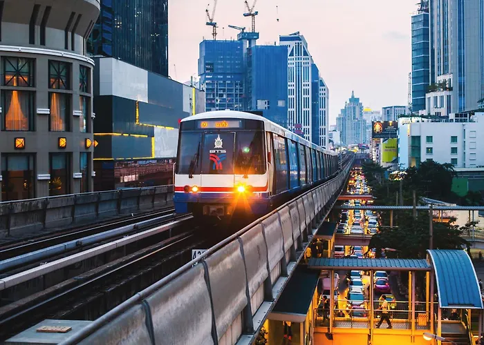 Night - Asoke Sukhumvit 15 4*