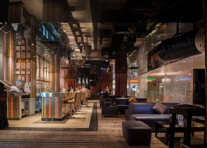 Отель Night - Asoke Sukhumvit 15