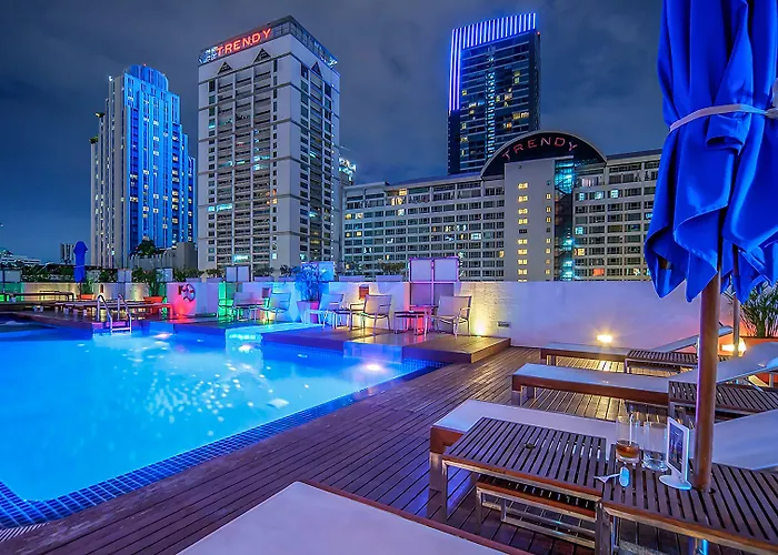 Night - Asoke Sukhumvit 15 4*