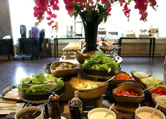 Night - Asoke Sukhumvit 15 Отель 4*
