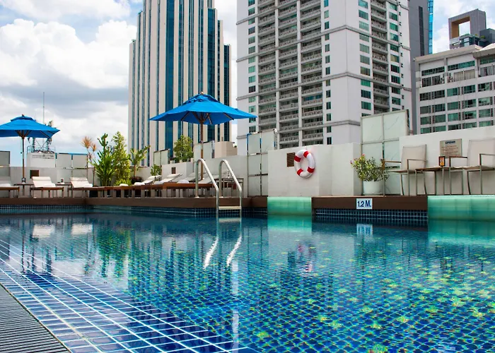 Night - Asoke Sukhumvit 15 Отель 4*