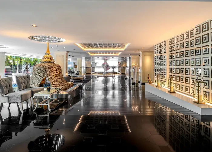 Night - Asoke Sukhumvit 15 Отель 4*