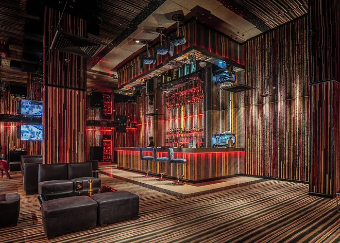 Night - Asoke Sukhumvit 15 Отель Бангкок
