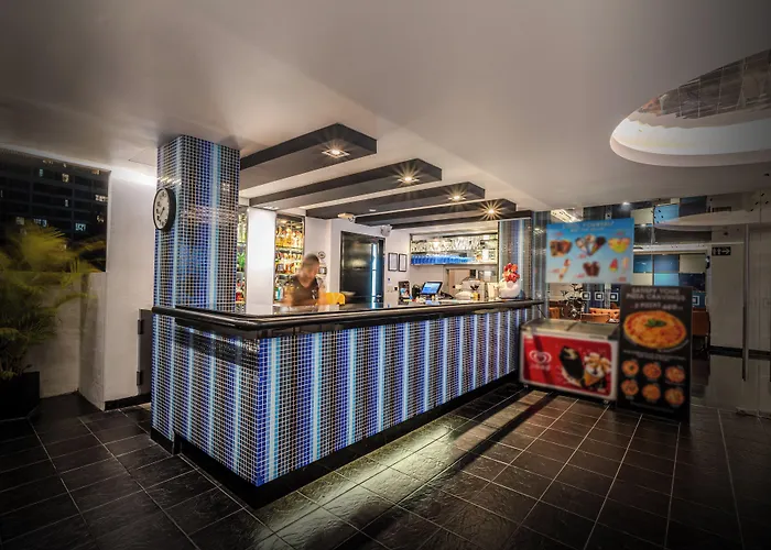Night - Asoke Sukhumvit 15 酒店 4*