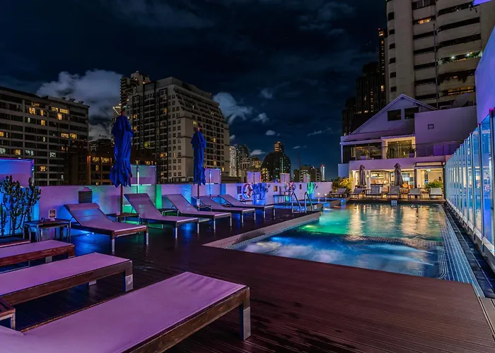 Night - Asoke Sukhumvit 15 4*