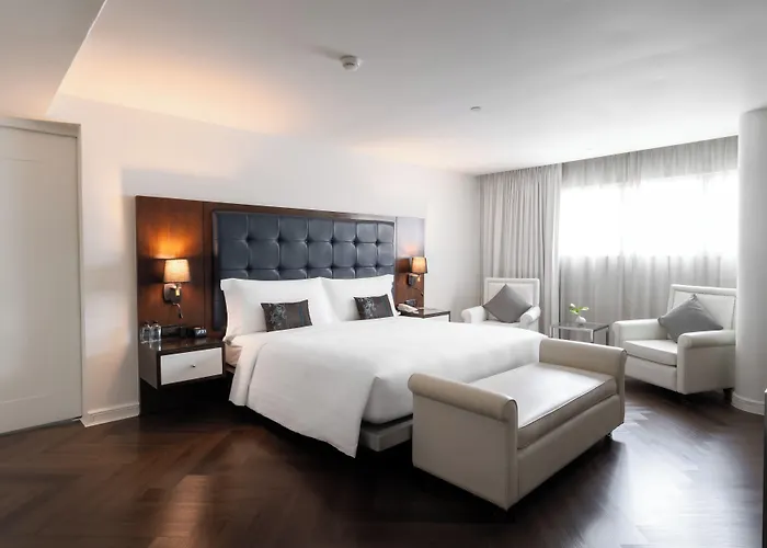 Отель Night - Asoke Sukhumvit 15 4*